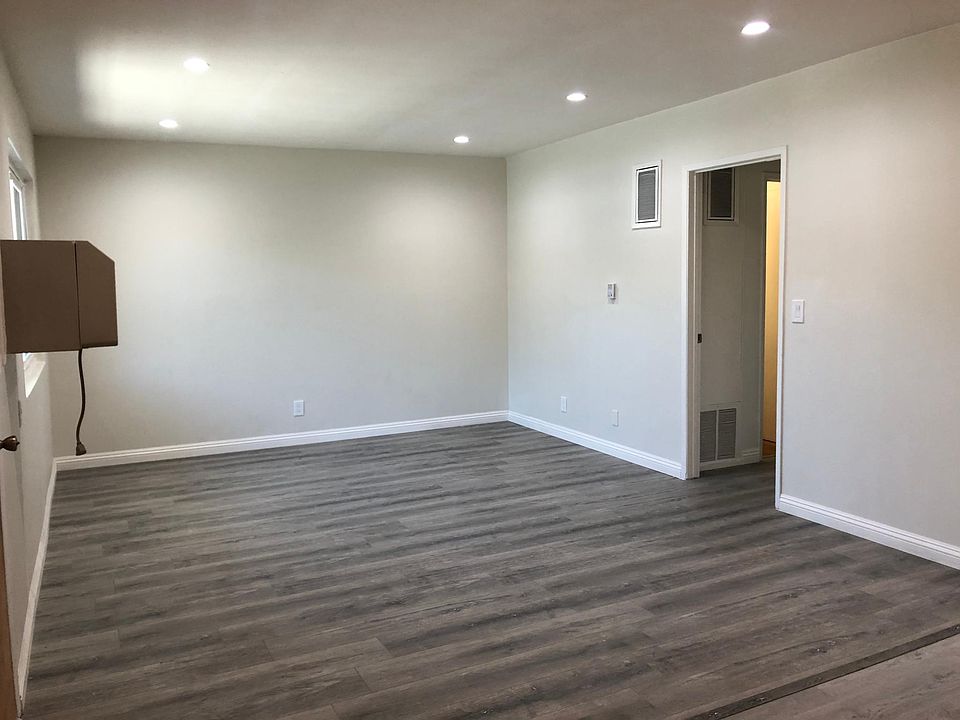 1st image of 2460 N Eastern Ave #11