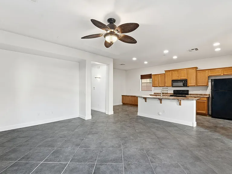 15391 W Dreyfus St — Photo 27