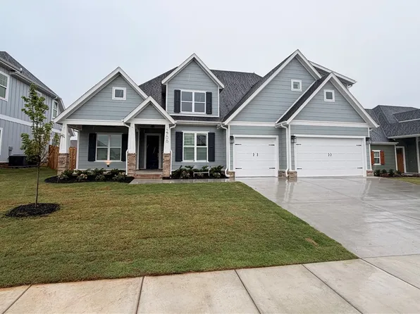 2706 Lunar Ave, Lowell, AR 72745