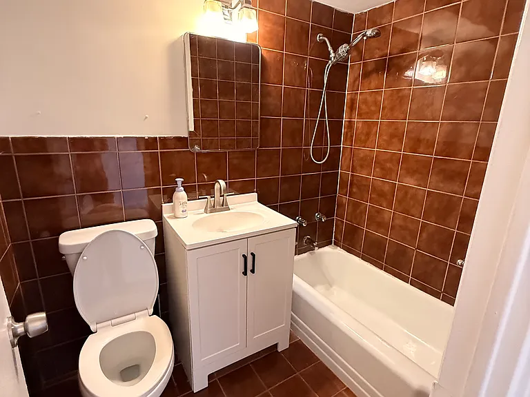 91 Strawberry Hill Ave #924 — Photo 15