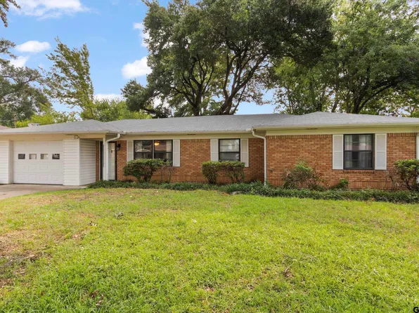1208 Columbia Dr, Longview, TX 75601