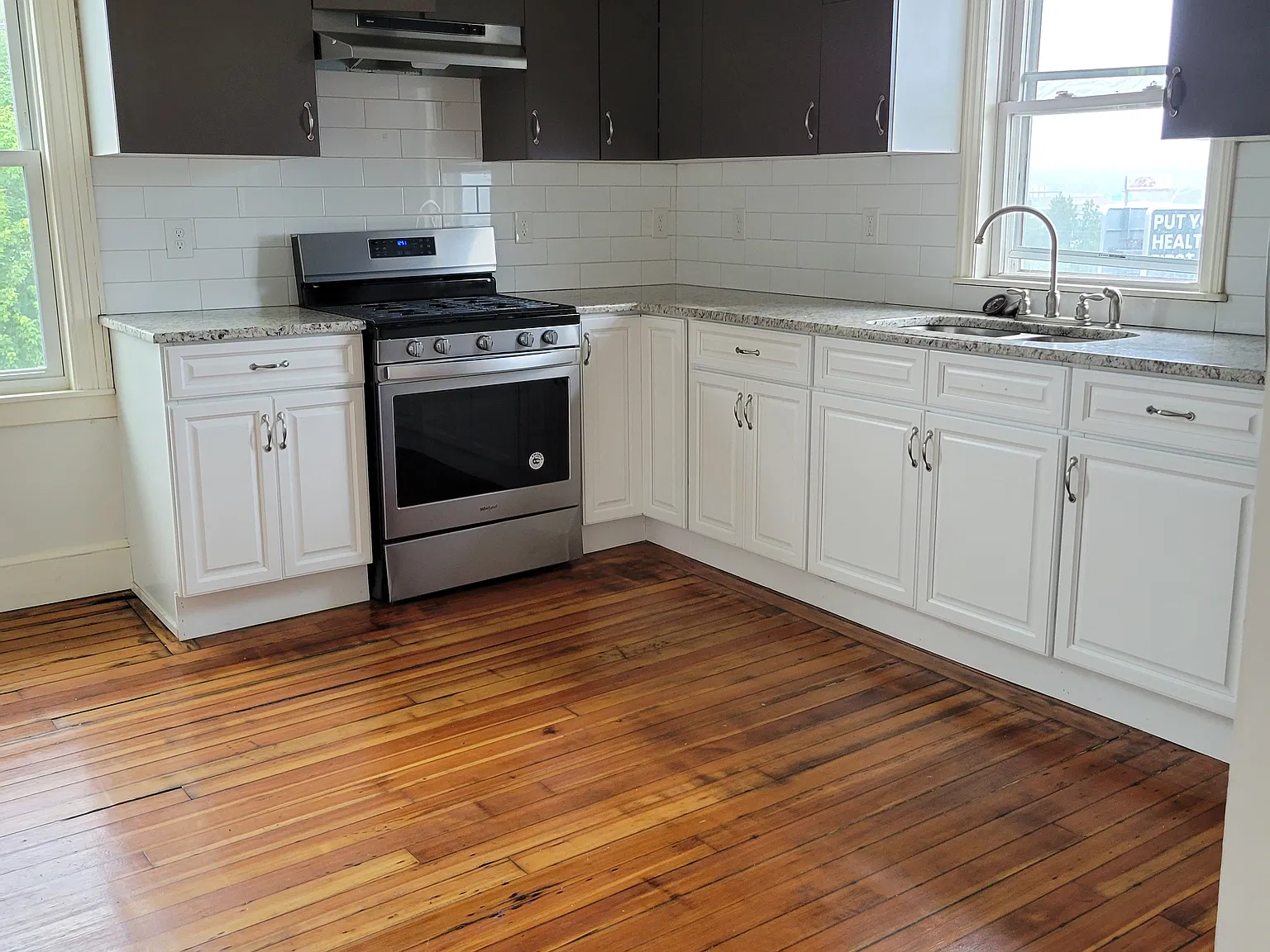 209 Rhodes St — Photo 3