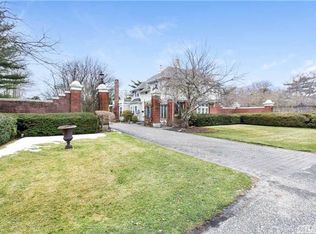 254 Handsome Ave, Sayville, NY 11782