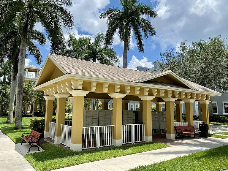 335 E Thatch Palm Cir #104 — Photo 35