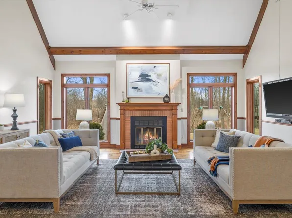 10547 North Stratford PLACE, Mequon, WI 53092