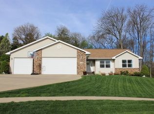 1314 Sydney Ct NW, Cedar Rapids, IA 52405