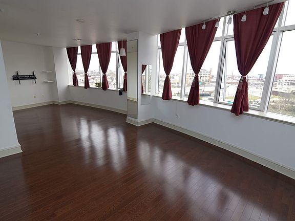 2nd image of 201-59 N 8th St #612