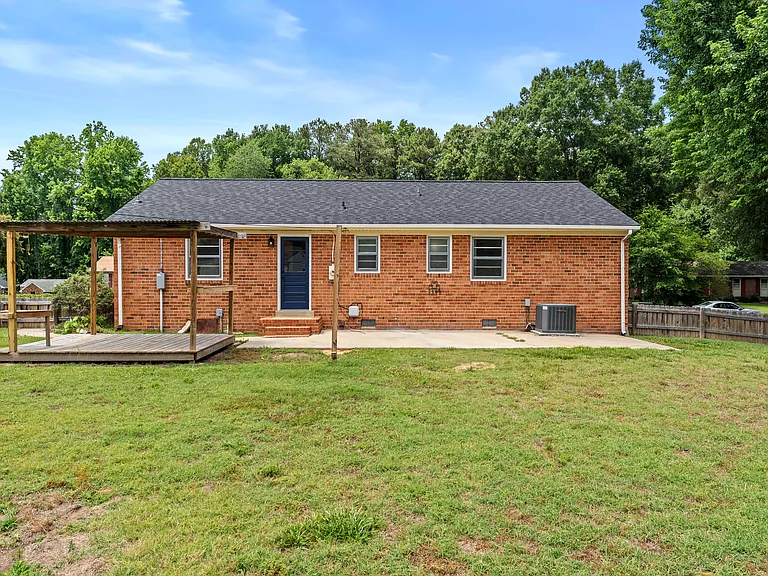 8327 Sherton Dr — Photo 17