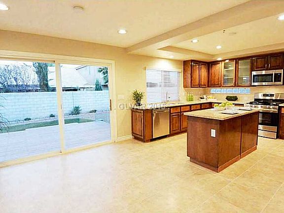4th image of 10784 Spruce Bough St
