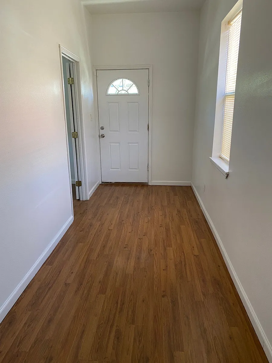 Building Photo - 2523 Onzaga St