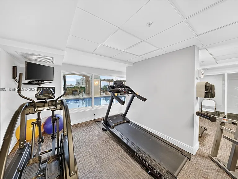 1627 SW 37th Ave #401 — Photo 28