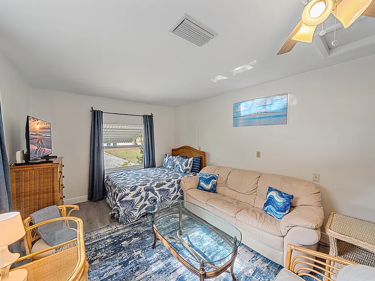 708 Shore Rd #B — Photo 8