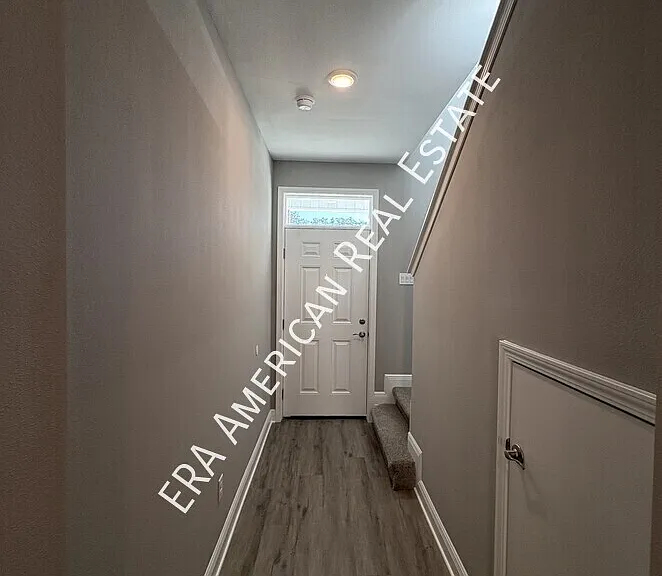 838 Fairview Dr — Photo 3