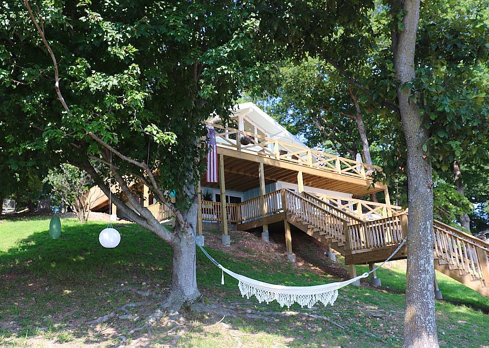 1st image of 307 Glan Tai Dr