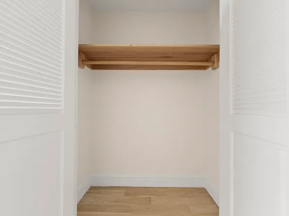 300 Communipaw Avenue image 25 of 50