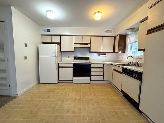 5th image of 432 South Street #B3