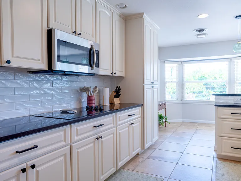 1105 Caples St — Photo 7