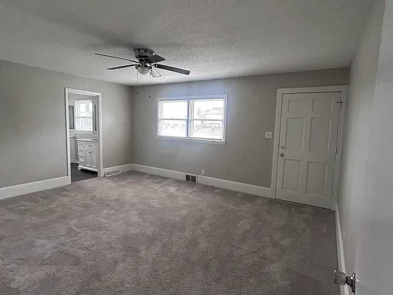 3074 Roberta Rd — Photo 11