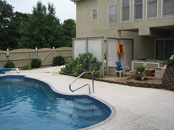  Pool and Jacuzzi Deck