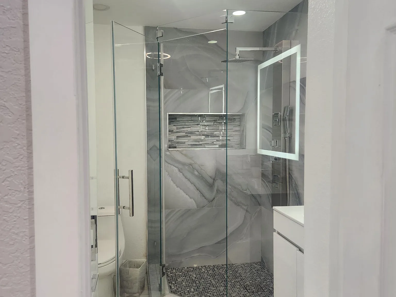 2 bed, 1.0 bath, 1000 sqft, $2,250 — Photo 3