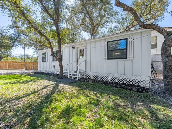 507 Steart St, Rockport, TX 78382
