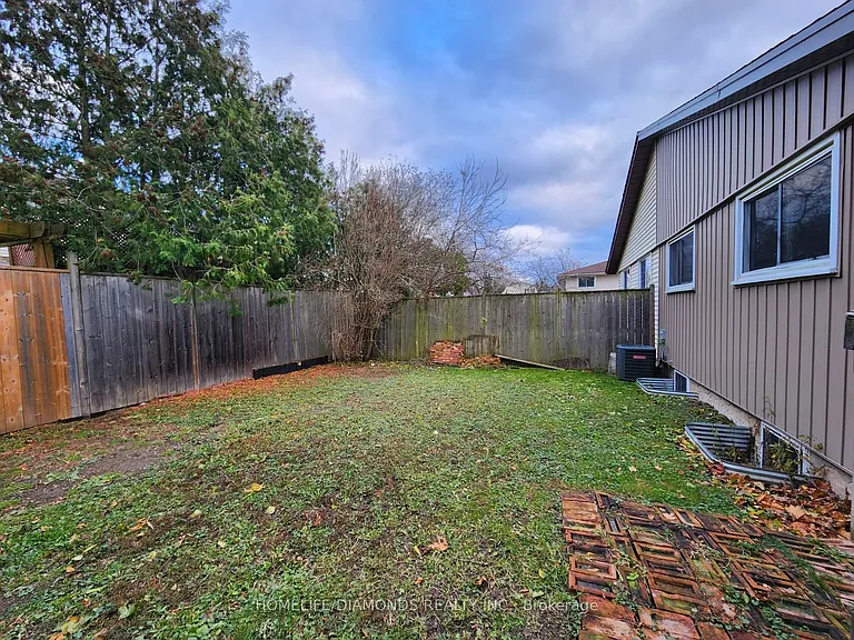 5 Calcott Ct #UPPER — Photo 18