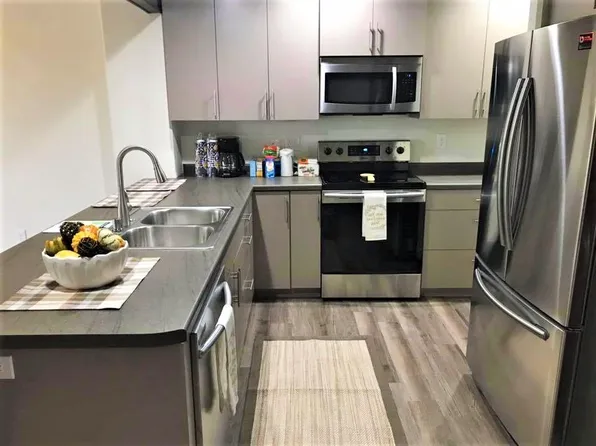 615 McHugh Rd APT 10, Holmen, WI 54636