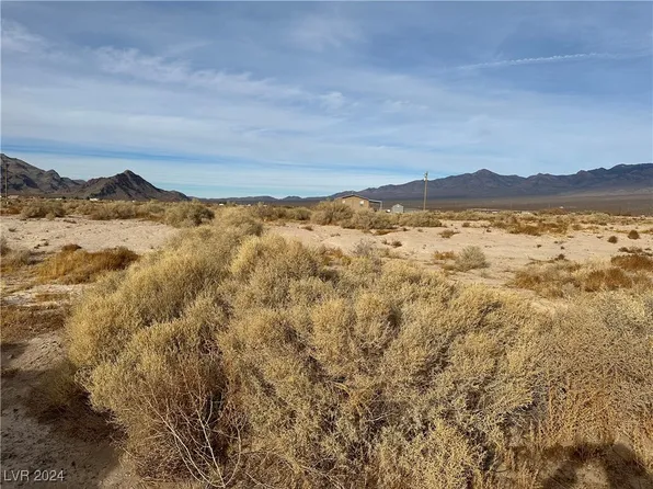 1160 W Glassport Ln, Pahrump, NV 89060
