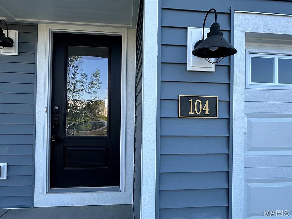 3 bed, 2.5 bath, 1427 sqft, $2,500 — Photo 2