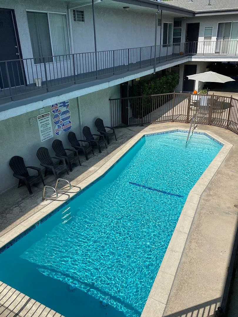 Park Granada Apartments — Photo 3