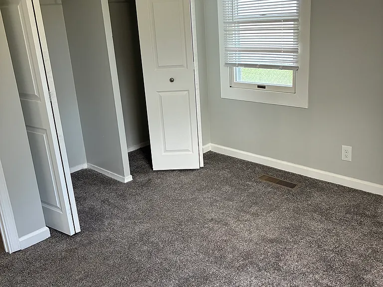136 Flintstone Dr — Photo 8