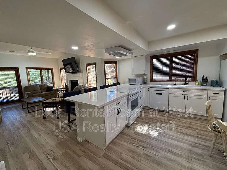 2340 N Plateau Dr — Photo 4