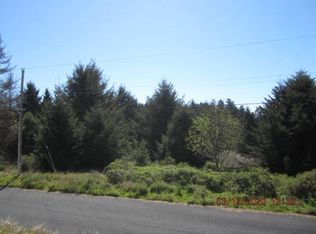 50 Eileen Rd, Whitethorn, CA 95589