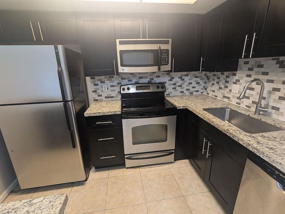1st image of 4659 Oak Terrace Dr