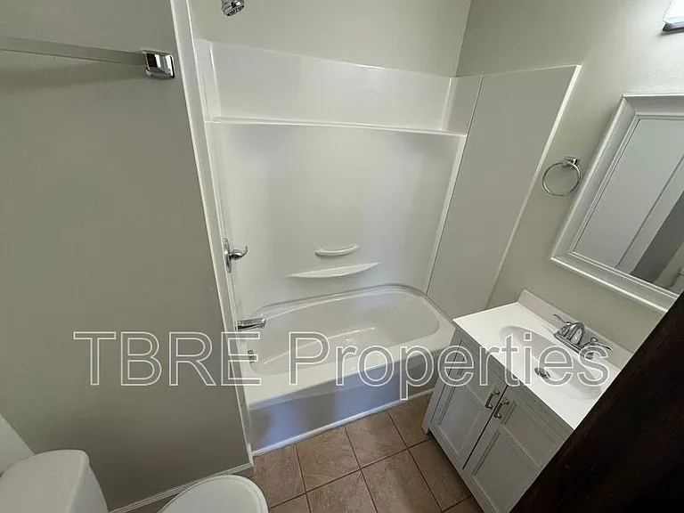 2630 S 4th St #HOUSE — Photo 5