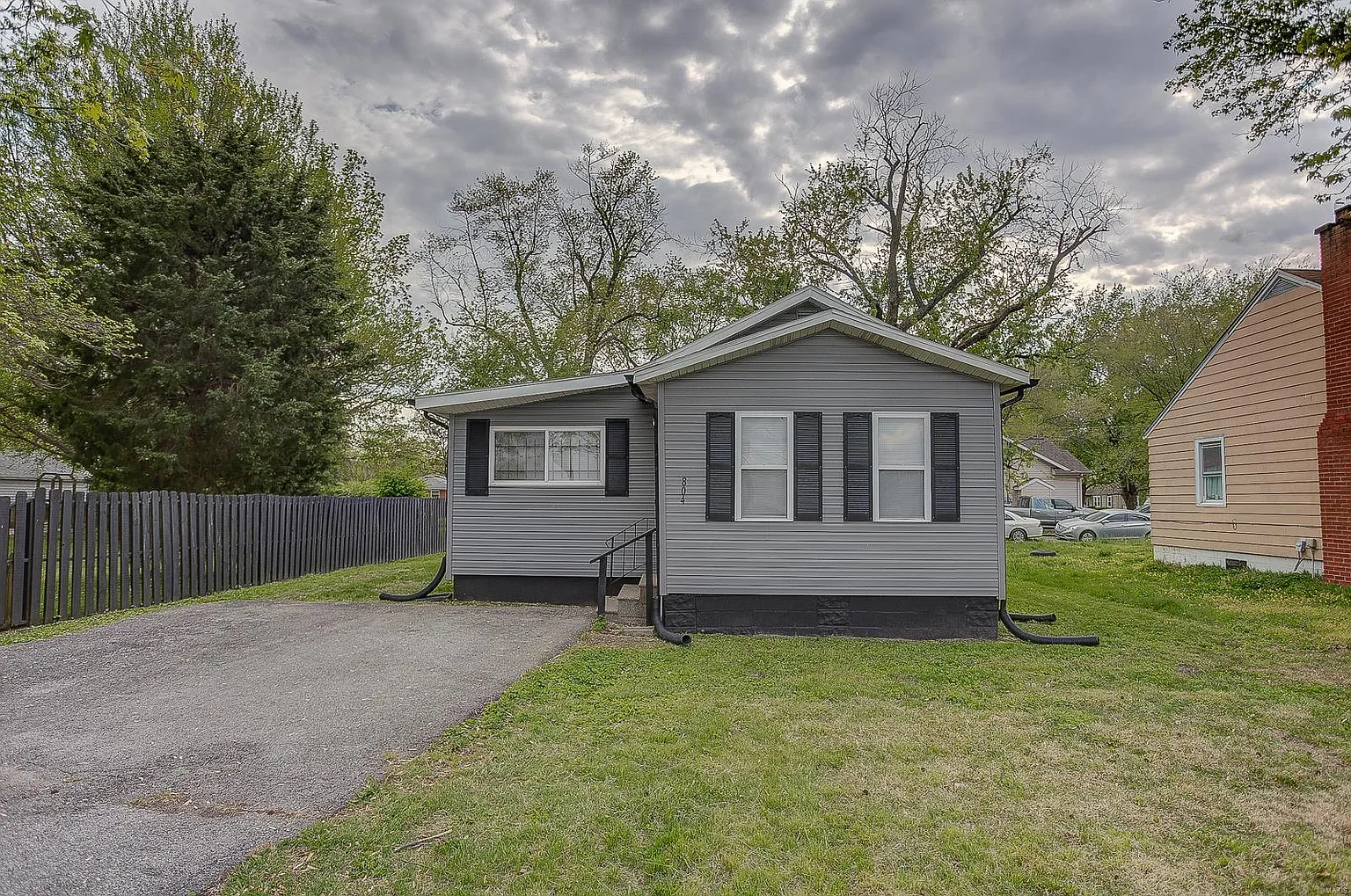 804 Jerome Ln photo 1