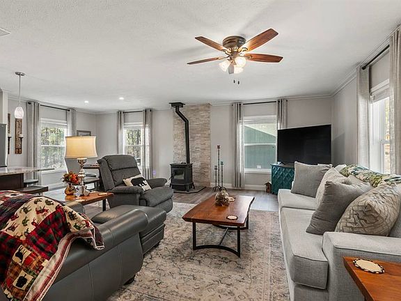 4th image of 808 Pine Valley Road