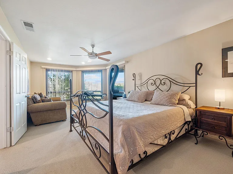 604 Rolling Green Dr — Photo 32