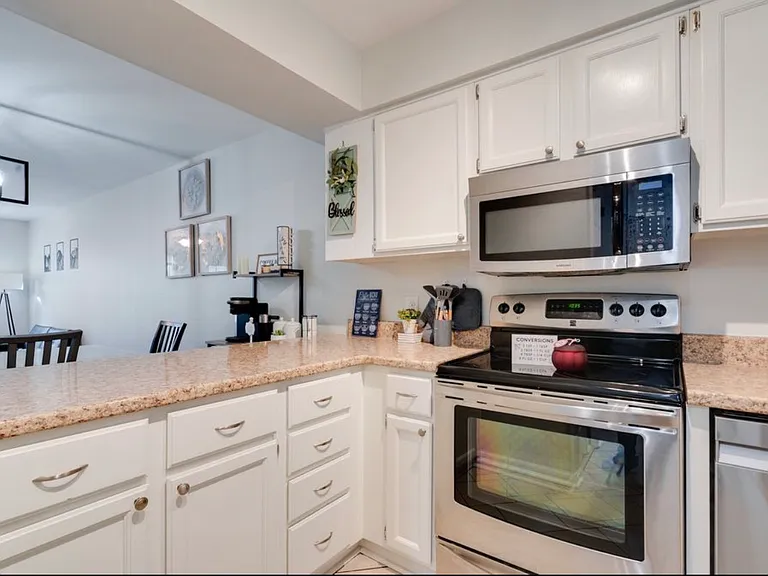 3302 Comstock Rd — Photo 5