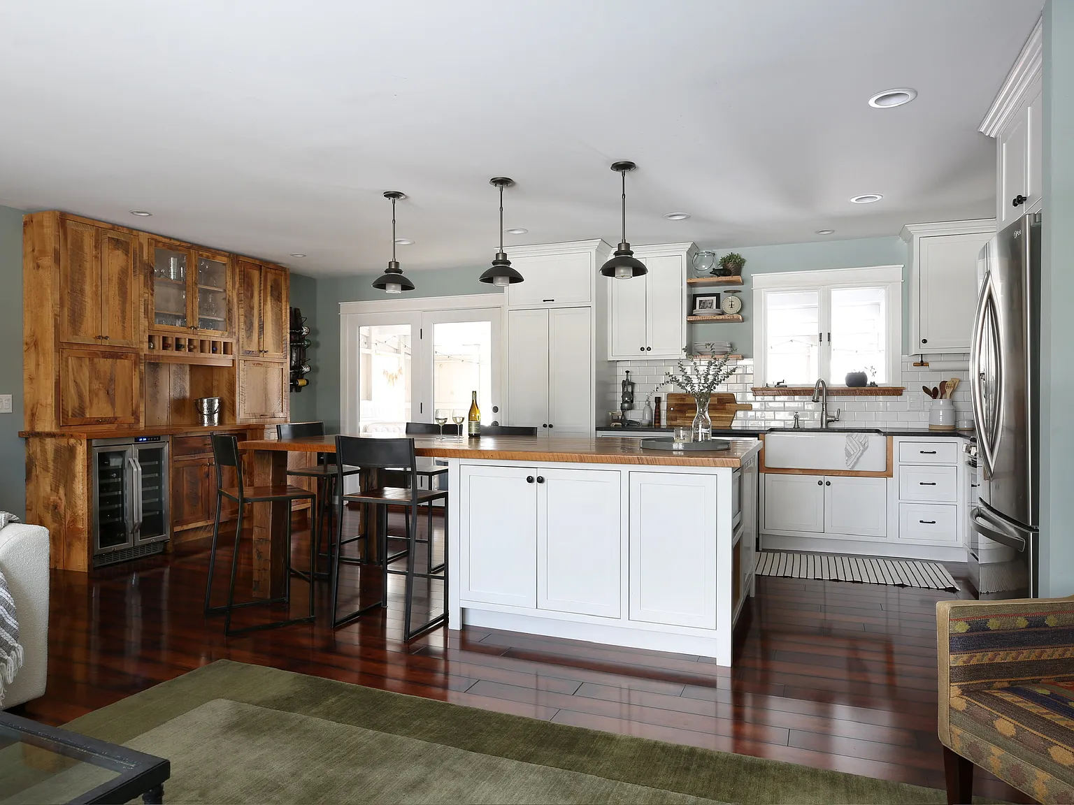 4 bed, 2200 sqft, $5,000 — Photo 2