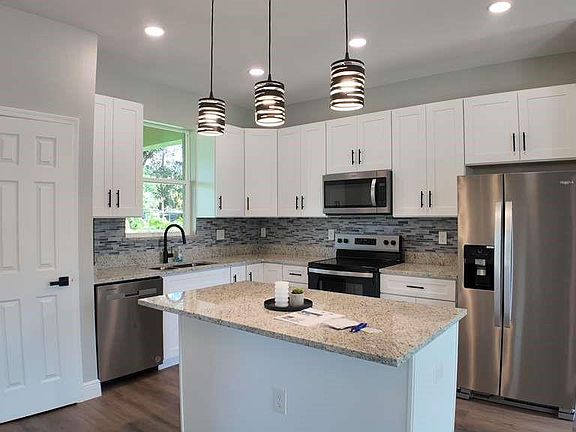 3rd image of 4200 Leaf Rd