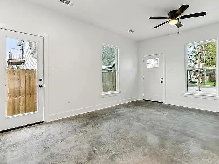 310 Riess Pl — Photo 3