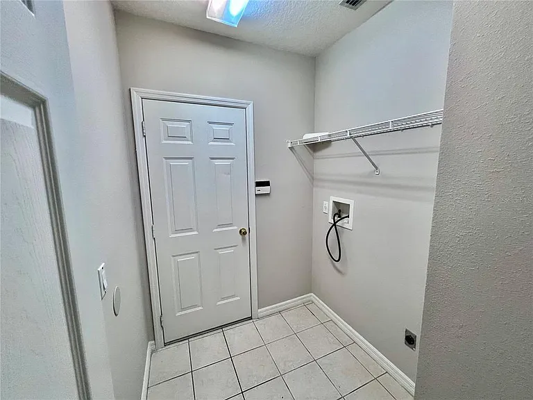 70 Wellesley Ln — Photo 26