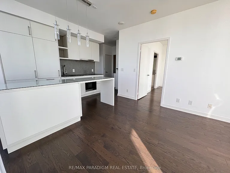 100 Harbour St #6002 — Photo 7
