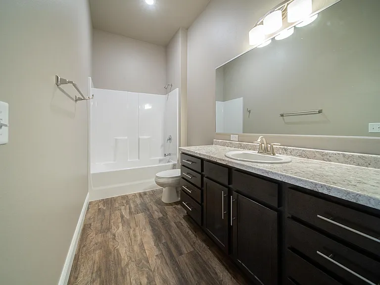 The Rutherford: Main Bathroom