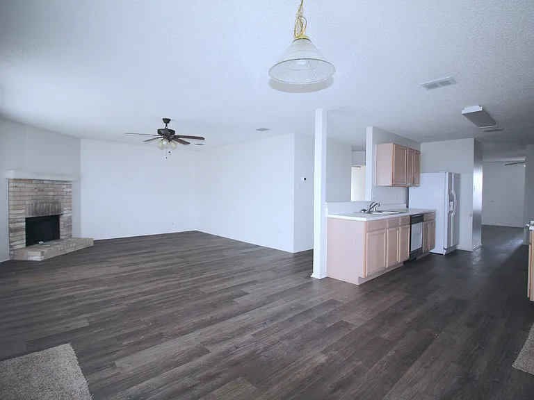 1397 Lochspring Dr — Photo 2