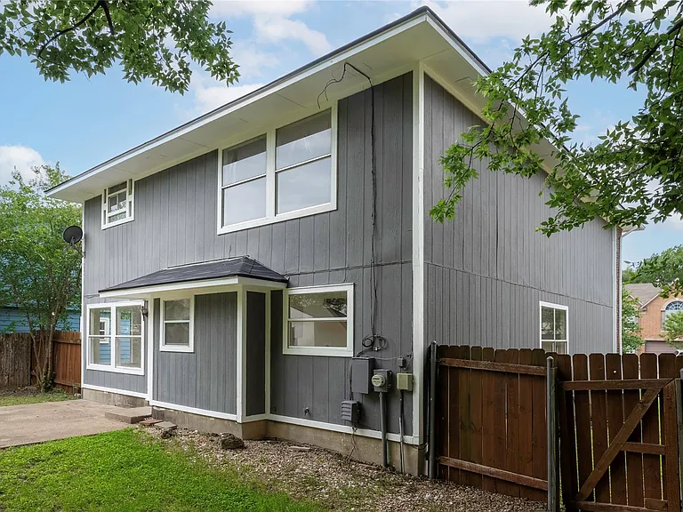 13701 Cambourne Dr — Photo 30