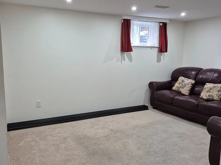 4 Sundance Cres #BASEMENT — Photo 4