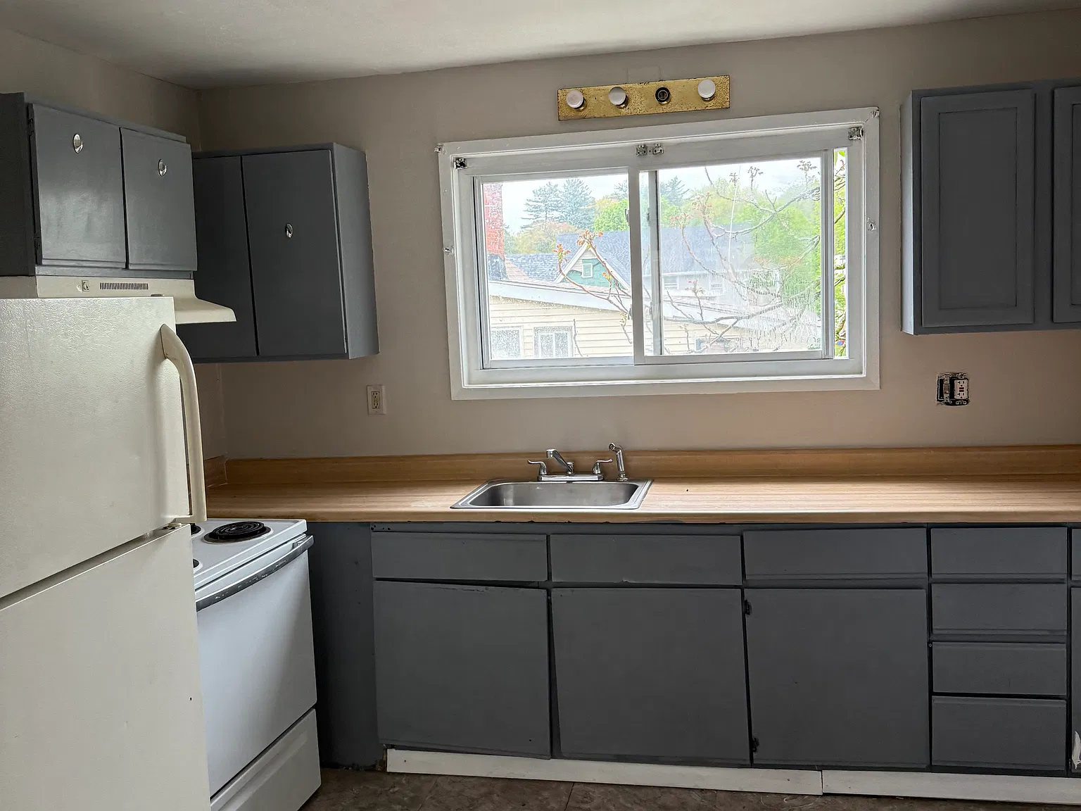 3 bed, 818 sqft, $1,400 — Photo 3