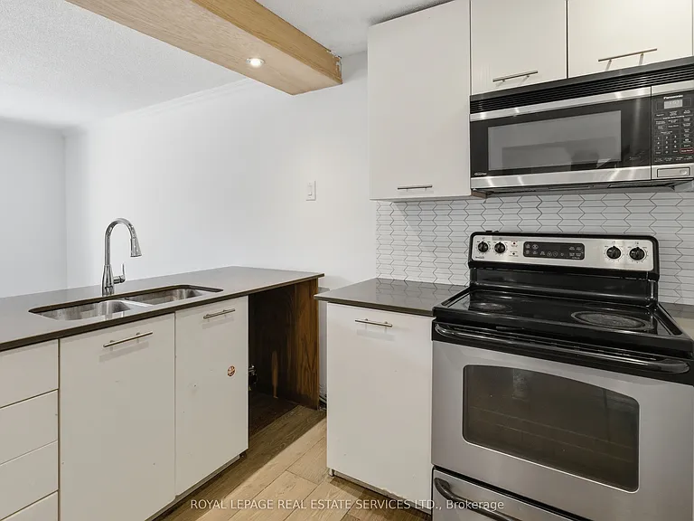 341 Rexford Dr — Photo 32